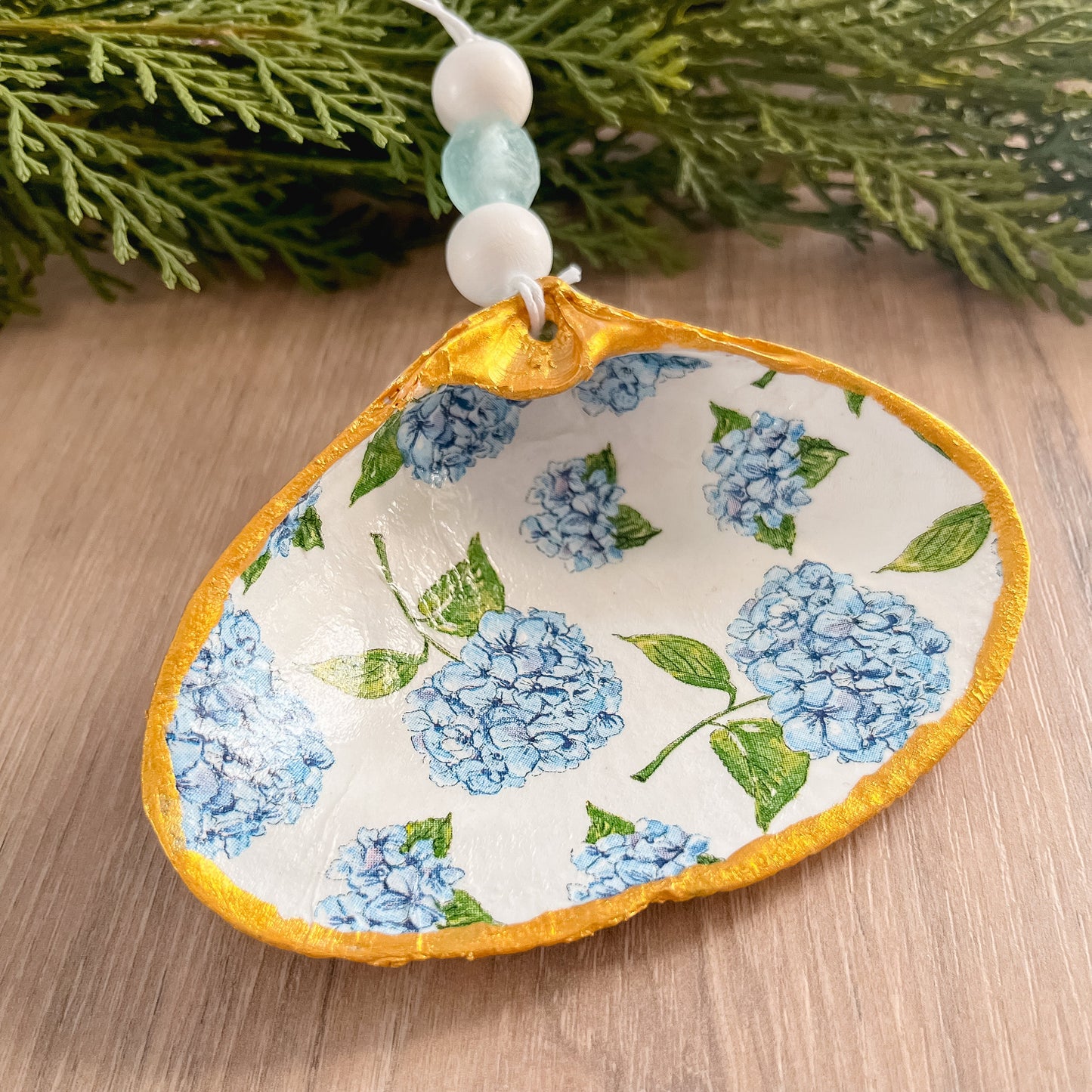 Blue Floral Christmas Ornament, Christmas Gift, Decoupage Clam Shell, Beach Ornament, Coastal Ornament, Gilded Shell, Party Favor