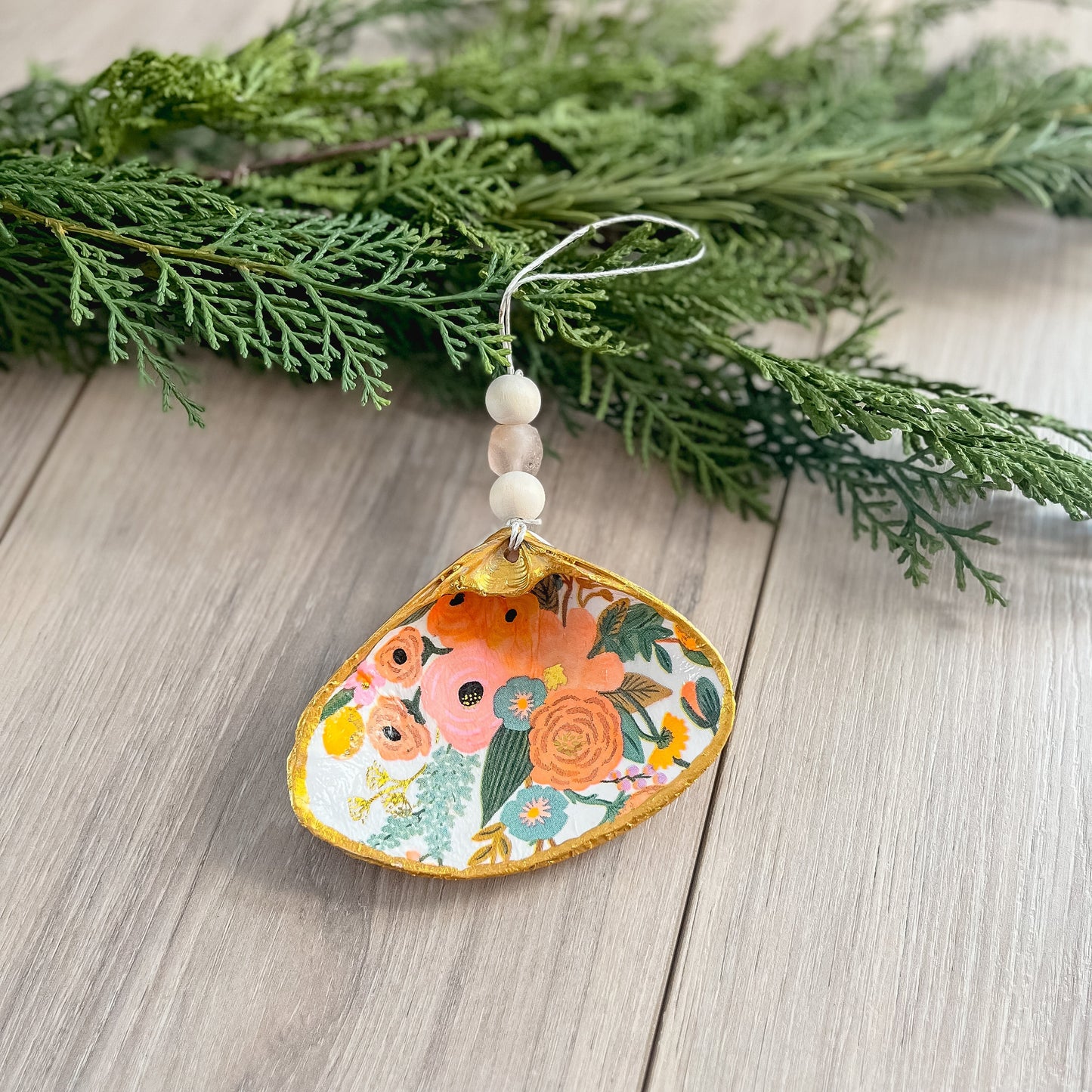 Blue Floral Christmas Ornament, Christmas Gift, Decoupage Clam Shell, Beach Ornament, Coastal Ornament, Gilded Shell, Party Favor