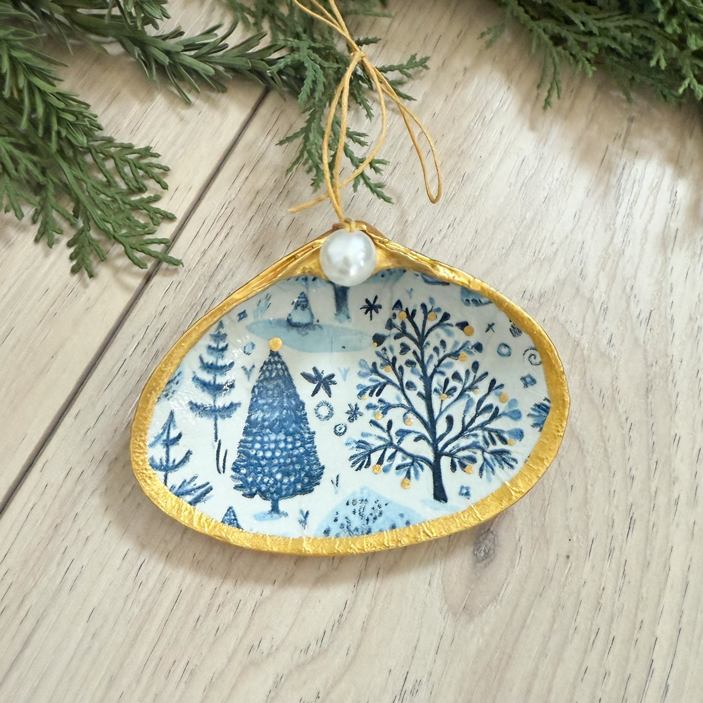 Vintage Clam Shell Christmas Ornament